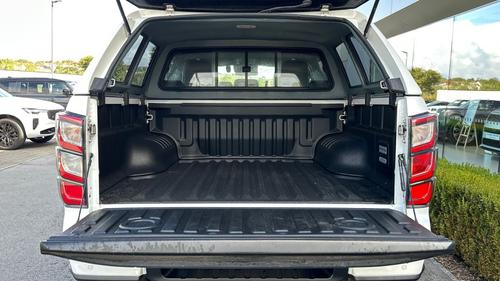 Isuzu D-MAX Photo autoimg-3dcae5302800e190353b93bfe6bff30d7ba6b69f.jpg