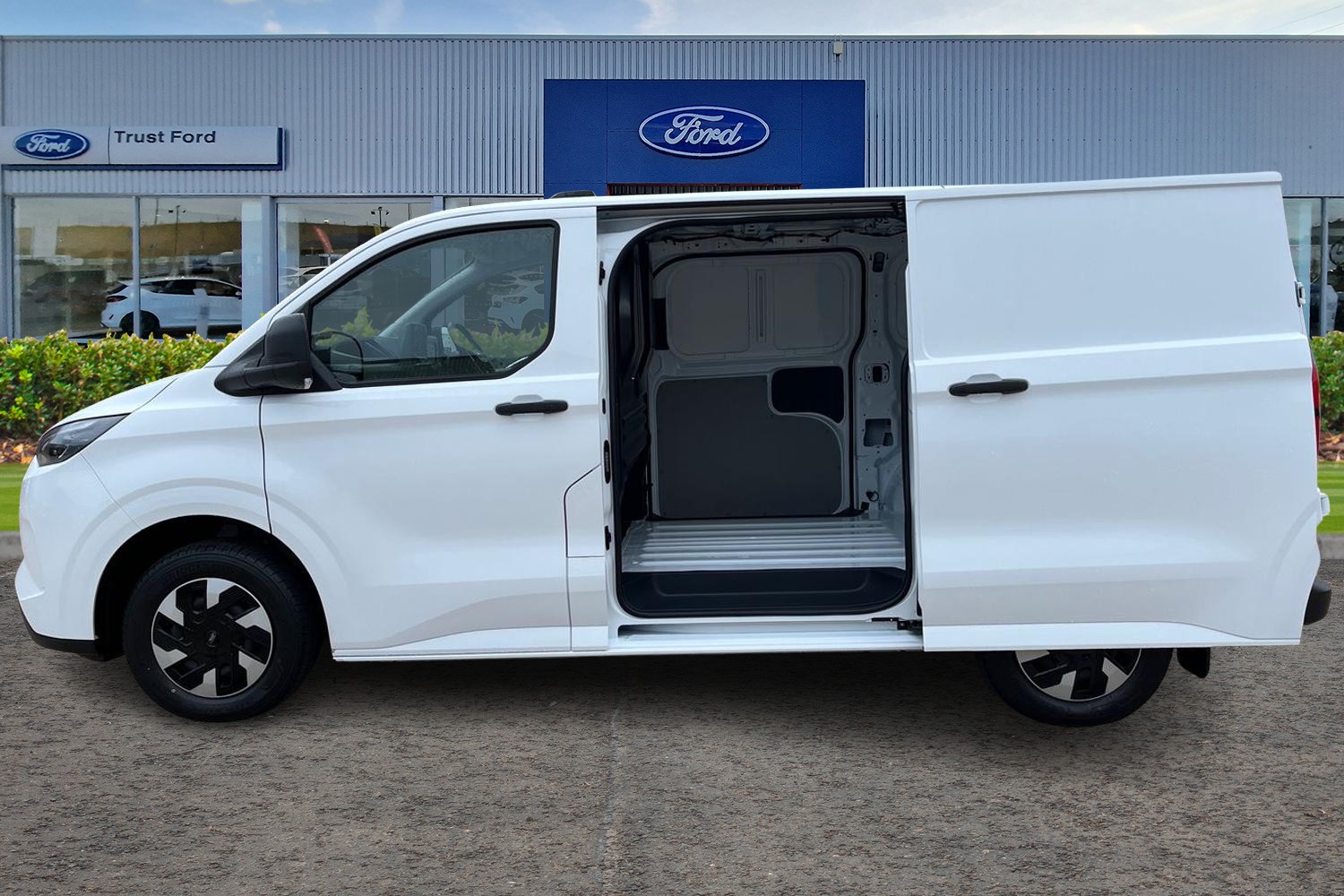 Ford E-TRANSIT CUSTOM Photo 4