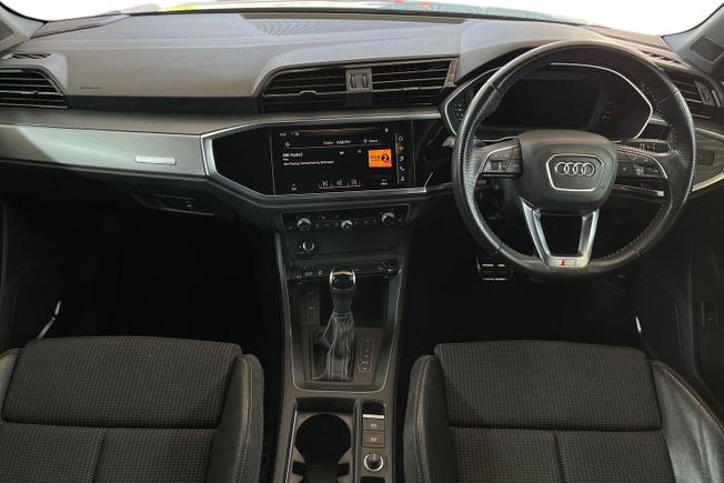 Audi Q3 Photo 10