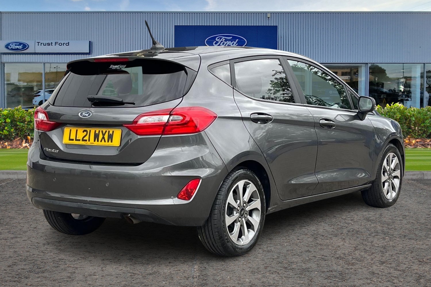 Ford Fiesta Photo 3