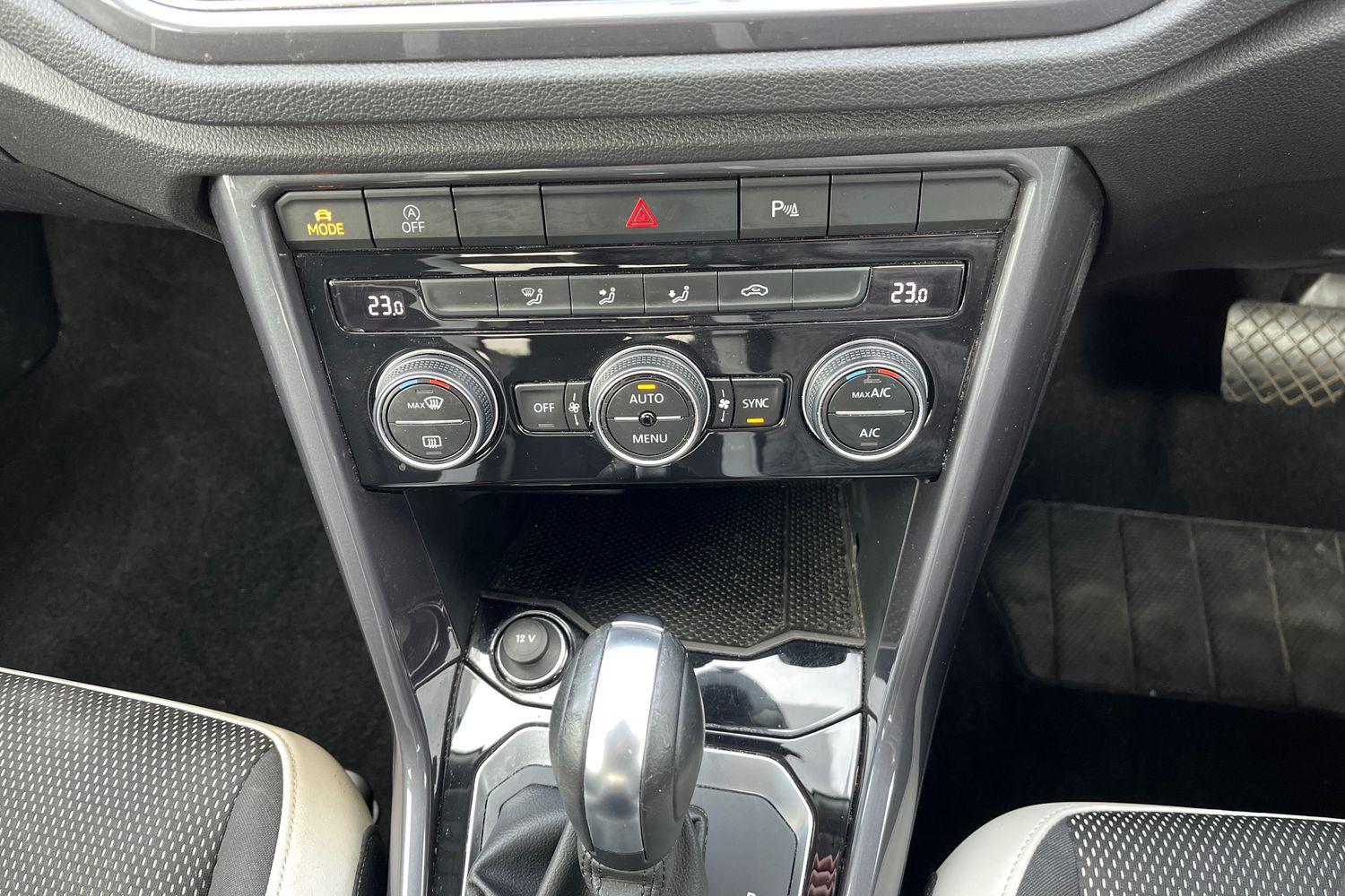 Volkswagen T-ROC Photo 36