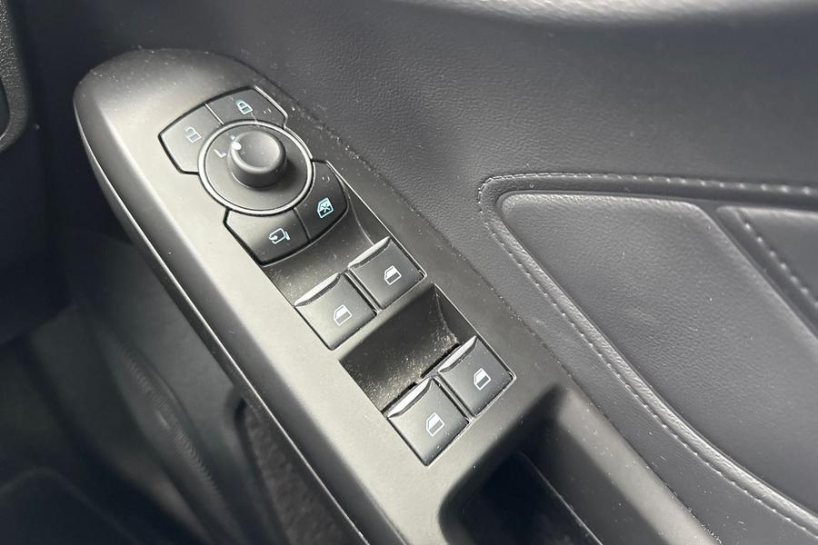 Ford FOCUS Photo autoimg-3de18ca7715375d01f95143544ac66580a4dc606.jpg