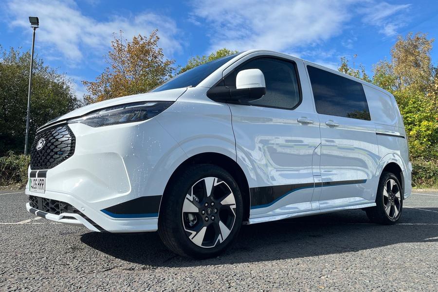 Ford E-TRANSIT CUSTOM Photo autoimg-3de1c68aac24aa24829b0176b7587d5134742da0.jpg