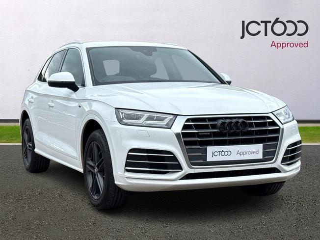 AUDI Q5 Photo 1