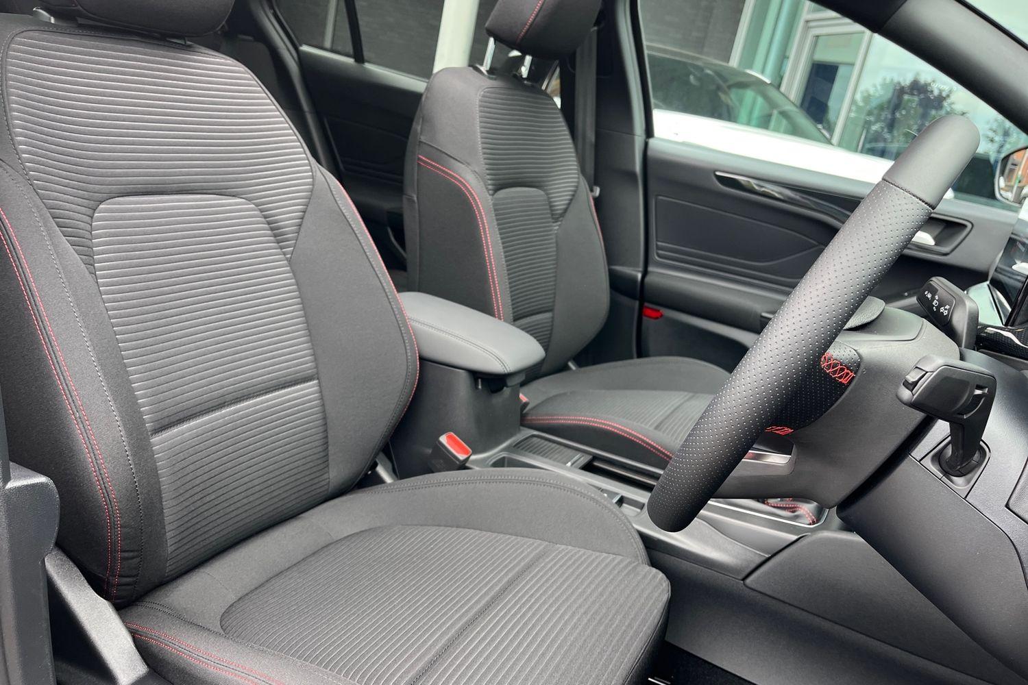 Ford Focus Photo 16