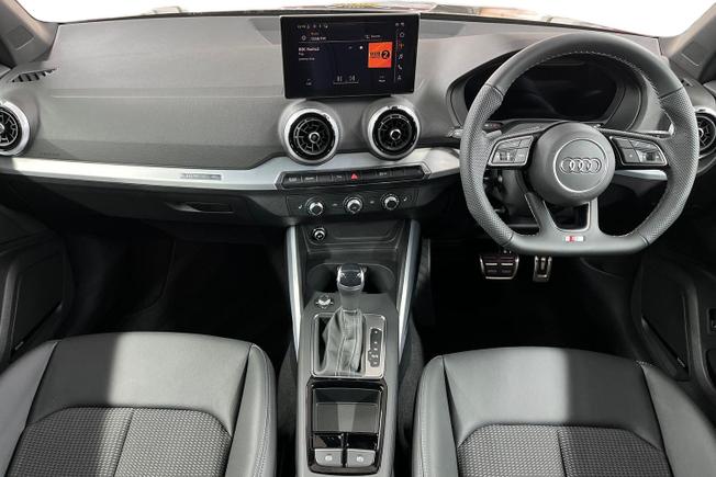 AUDI Q2 Photo 10