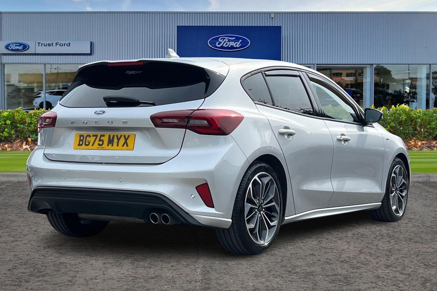 Ford Focus Photo 3