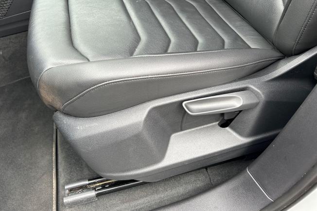 VOLKSWAGEN Touareg Photo 57