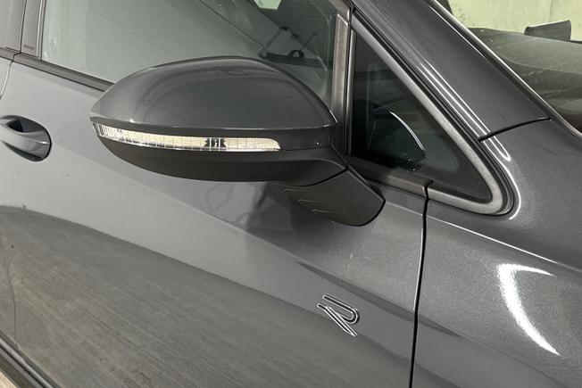 Volkswagen Golf Photo 20