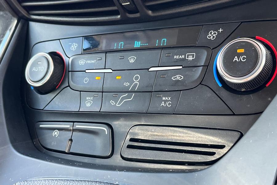Ford KUGA Photo autoimg-3e0ace551e884656842ab246c5b7408fbf442c72.jpg
