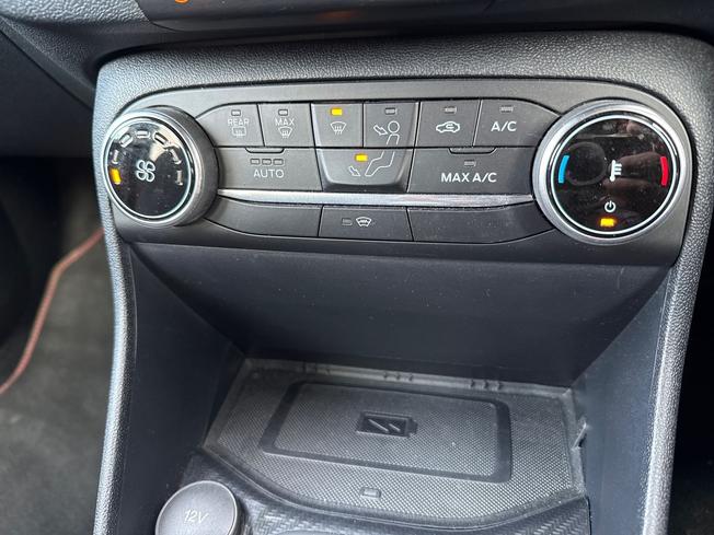 FORD Fiesta Photo 33