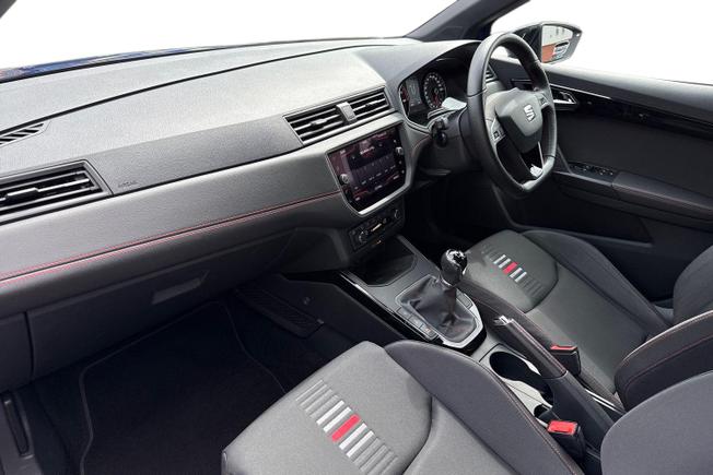 SEAT Arona Photo 2