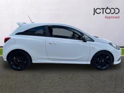 VAUXHALL Corsa Photo 4
