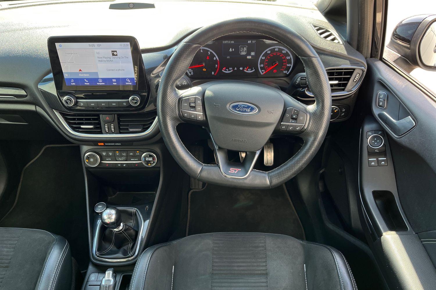 Ford FIESTA Photo 10