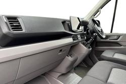 VOLKSWAGEN Crafter Photo 2