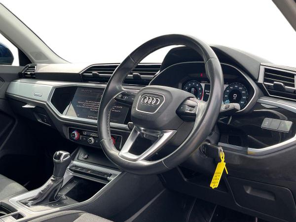 Audi Q3 Photo autoimg-3e1d4f938af0718cc2085d8d9fb3c288171e877e.jpg