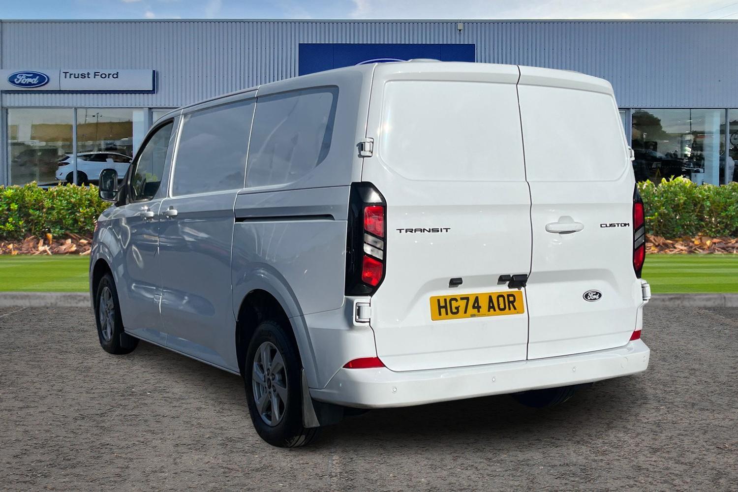 Ford TRANSIT CUSTOM Photo 1
