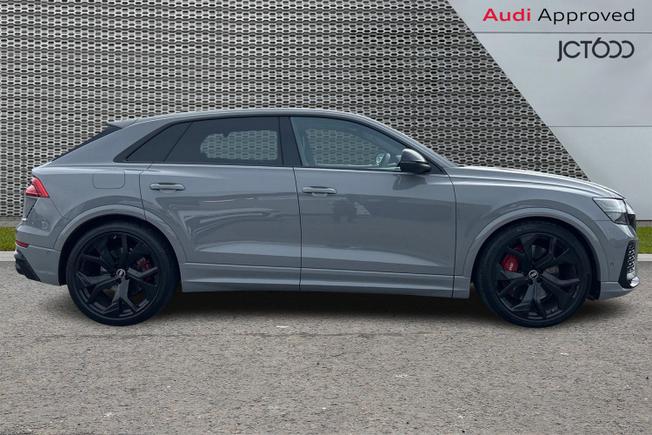 AUDI Rsq8 Photo 4