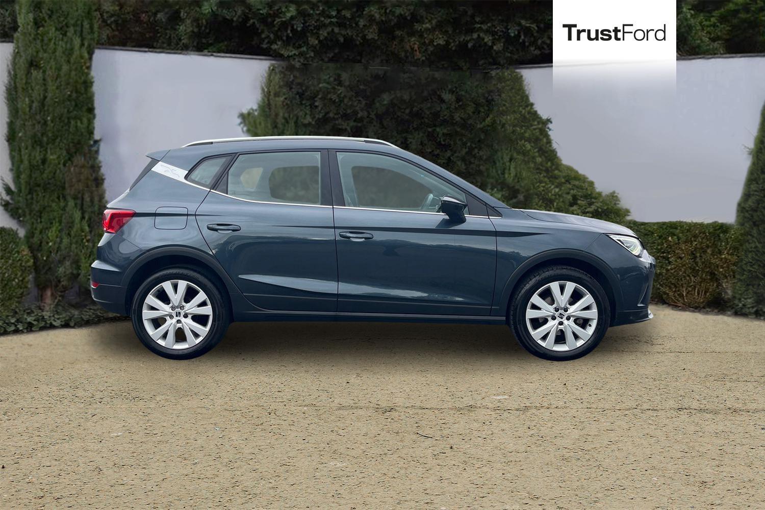 SEAT ARONA Photo 2