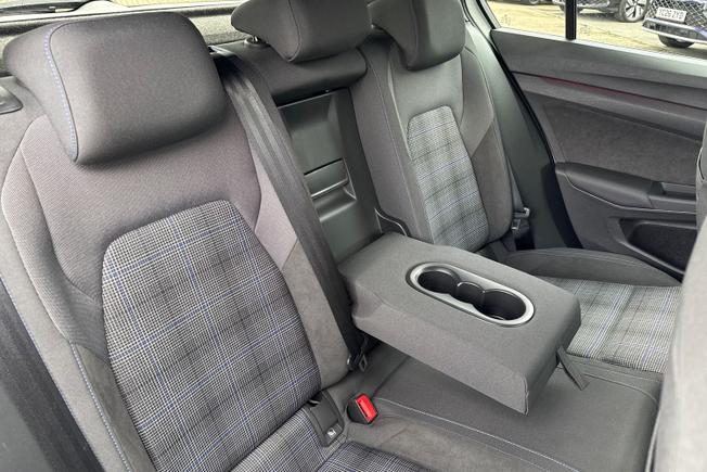 VOLKSWAGEN Golf Photo 34