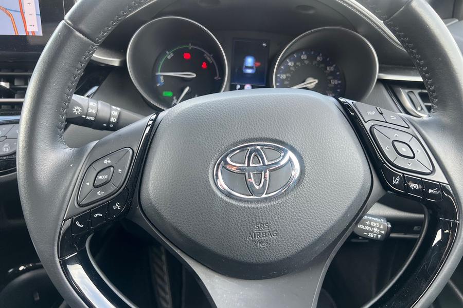 Toyota C-HR Photo autoimg-3e2222112ce52c7ffa44418617b37950dc676dc9.jpg
