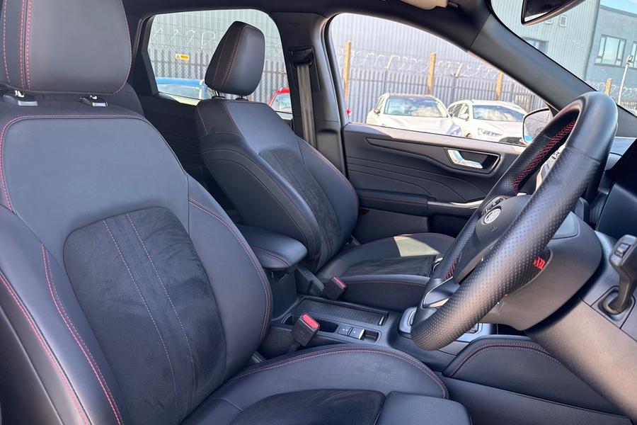 Ford KUGA Photo autoimg-3e22c0381346e0bedffd405b0136664a260719a3.jpg