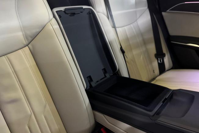 Audi A8 Photo 30