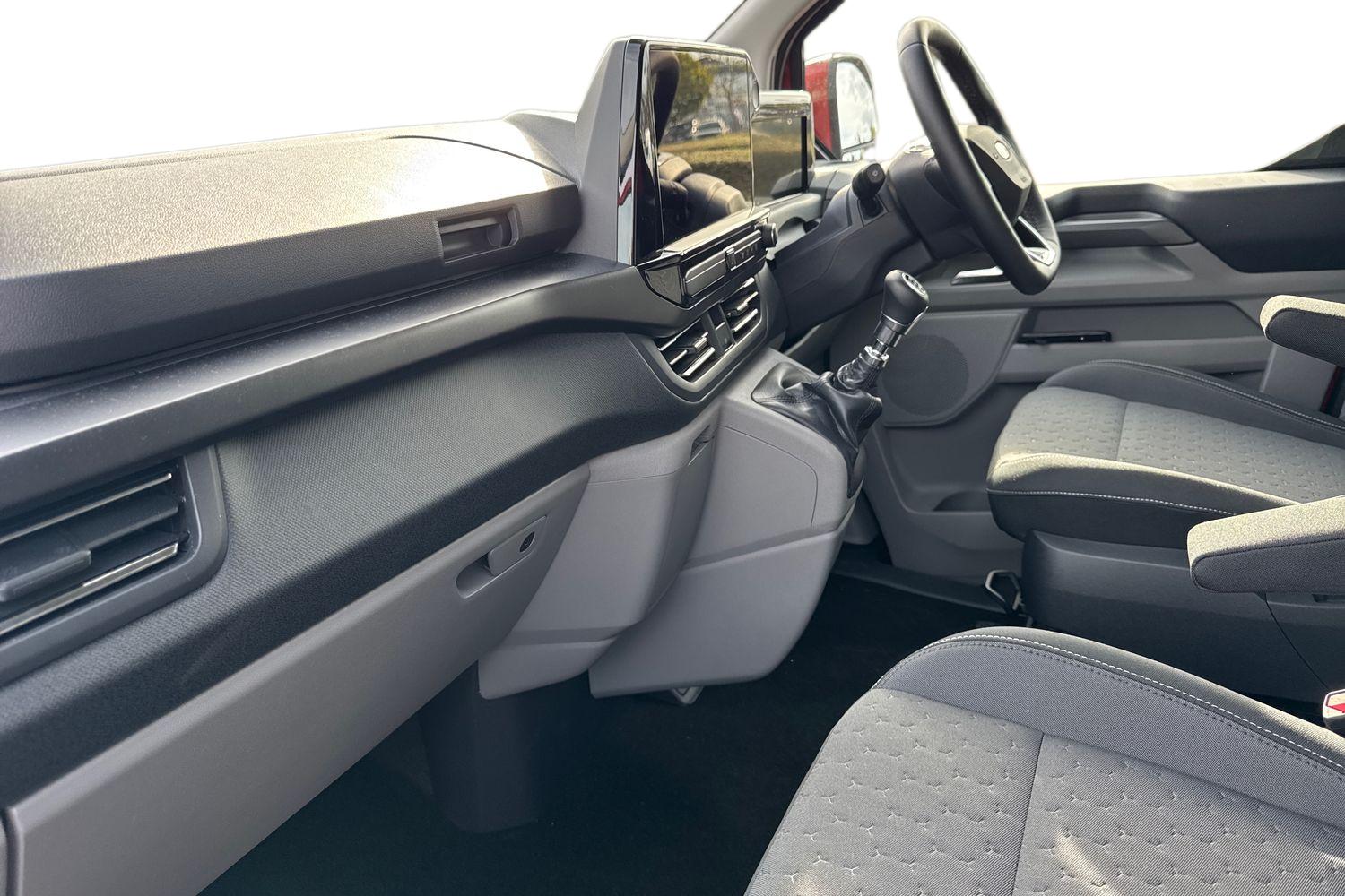 Ford Tourneo Custom Photo 2