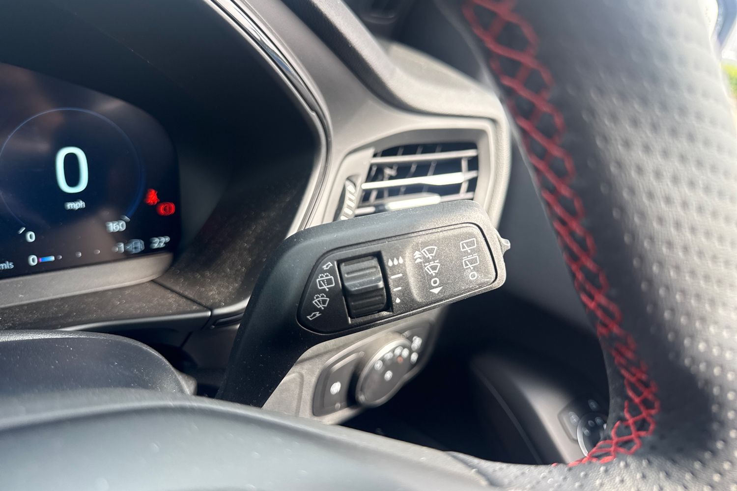 Ford FOCUS Photo 14