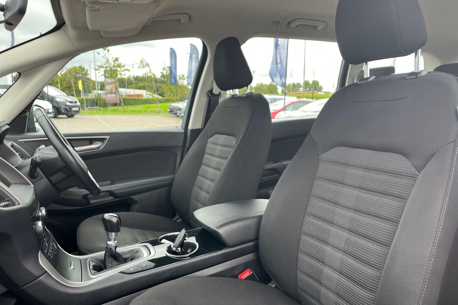 Ford Galaxy Photo 18