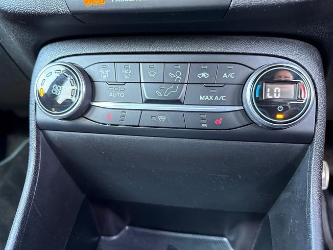 FORD Fiesta Photo 33