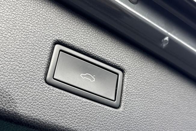 VOLKSWAGEN Tiguan Photo 30