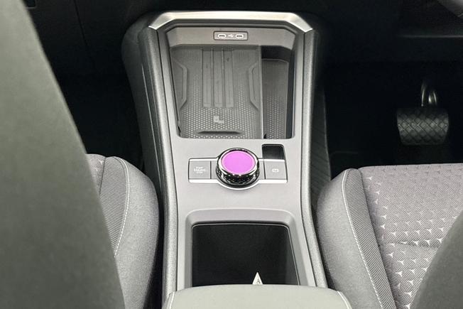 VOLKSWAGEN T-Roc Photo 23