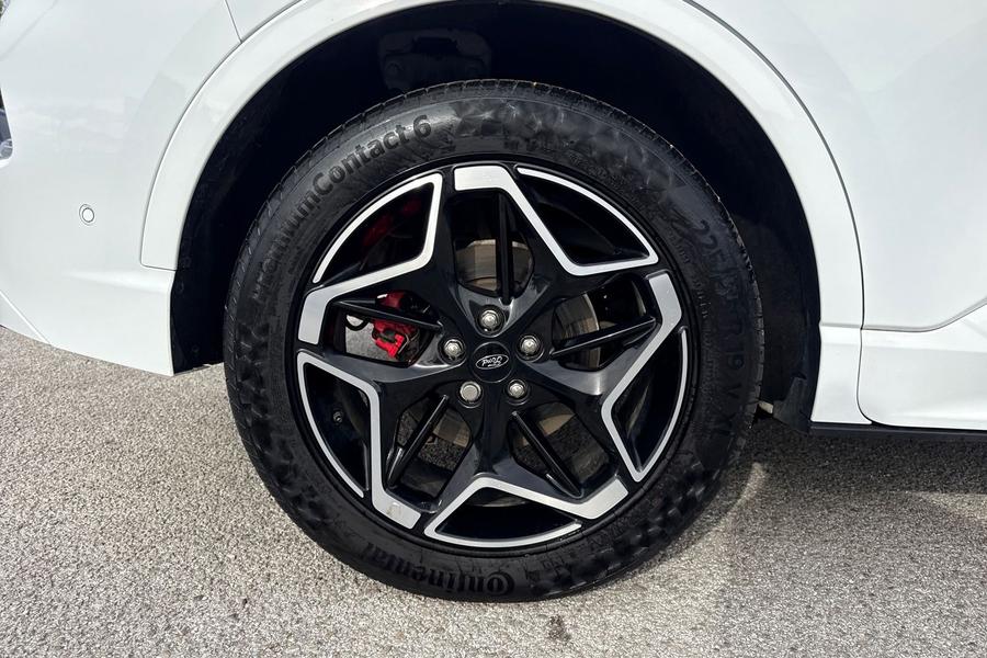 Ford KUGA Photo autoimg-3e428fb01162173b0aeae4a55d45a04d6bb8333a.jpg