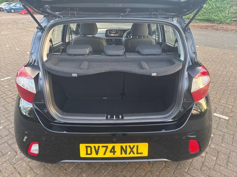 Used Hyundai i10 DV74NXL 18