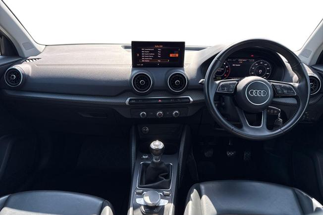 Audi Q2 Photo 10