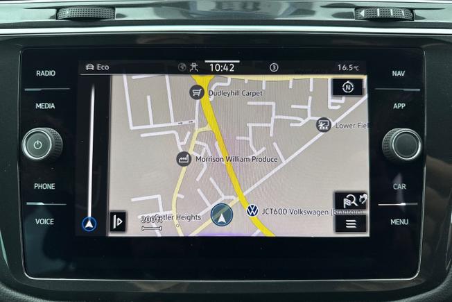 VOLKSWAGEN Tiguan Photo 14