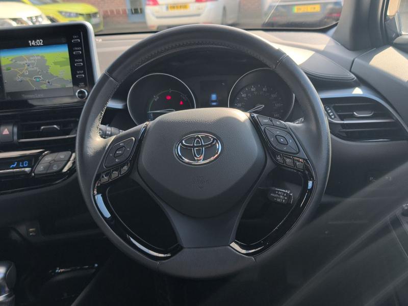 Used Toyota C-HR NV21USD 33