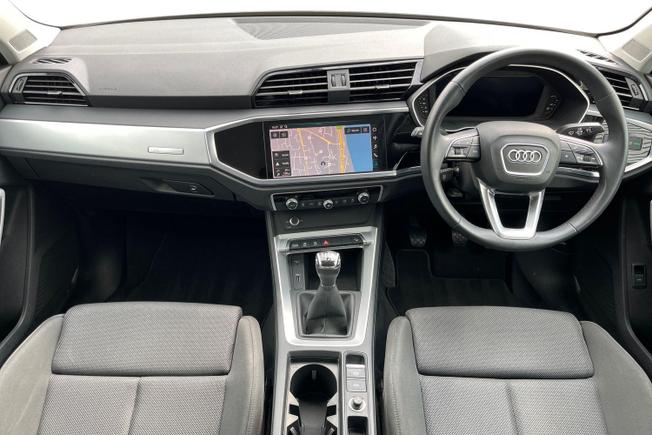 AUDI Q3 Photo 10