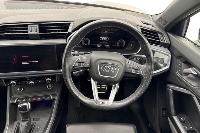 Audi Q3 Photo 11
