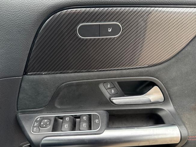 Mercedes-Benz GLA Photo 28