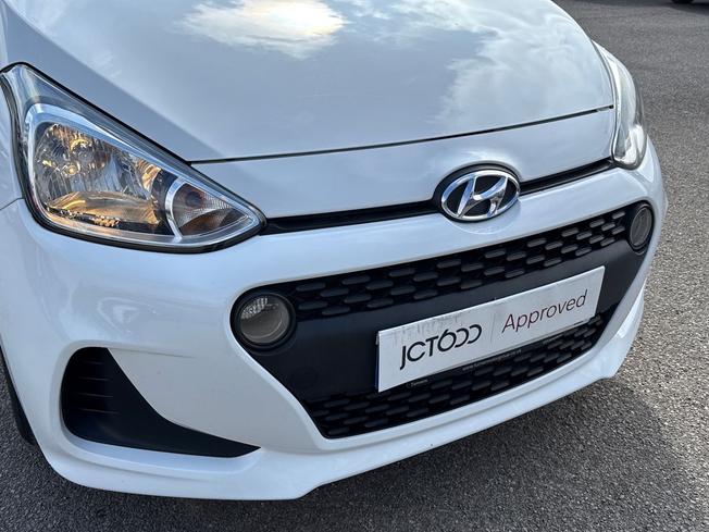 HYUNDAI i10 Photo 30