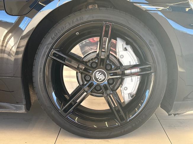 PORSCHE Taycan Photo 25