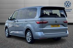 VOLKSWAGEN Multivan Photo 3