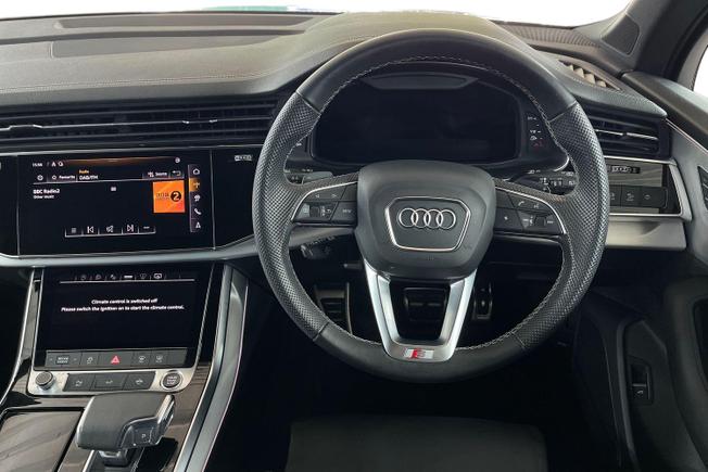 Audi Q7 Photo 11