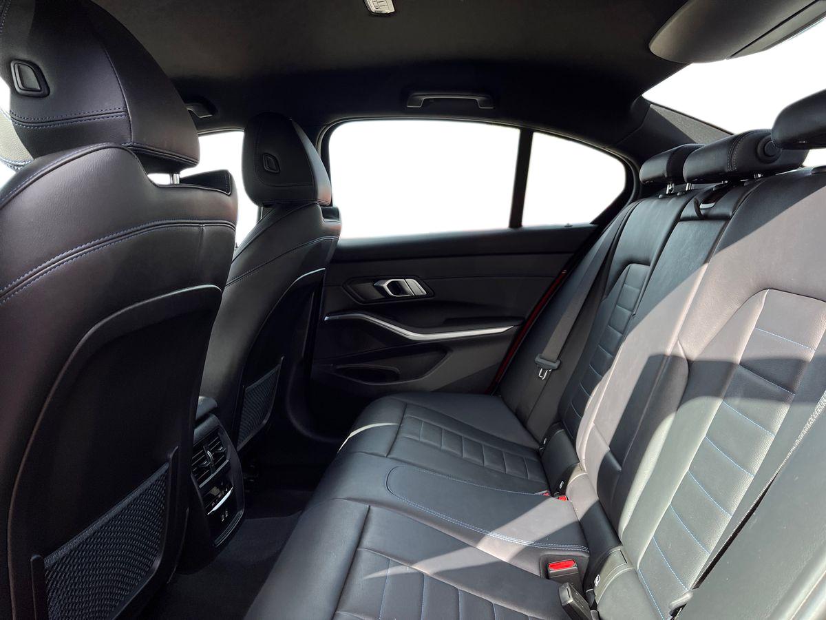 BMW 3 Series Photo 3