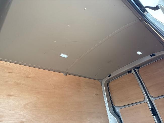 VOLKSWAGEN Transporter Photo 40