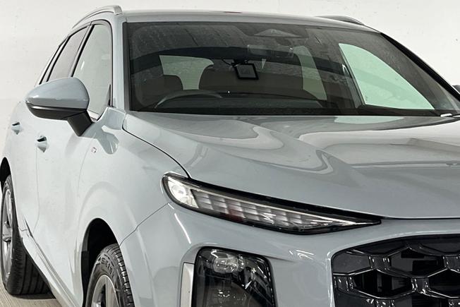 AUDI Q3 Photo 38