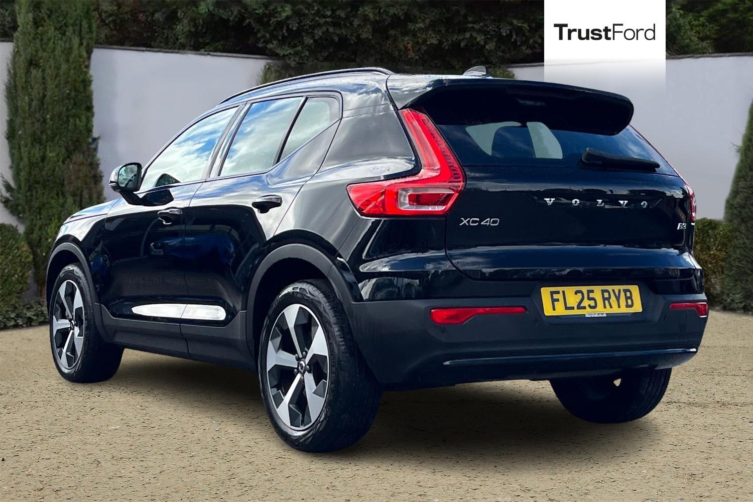 Volvo XC40 Photo 1