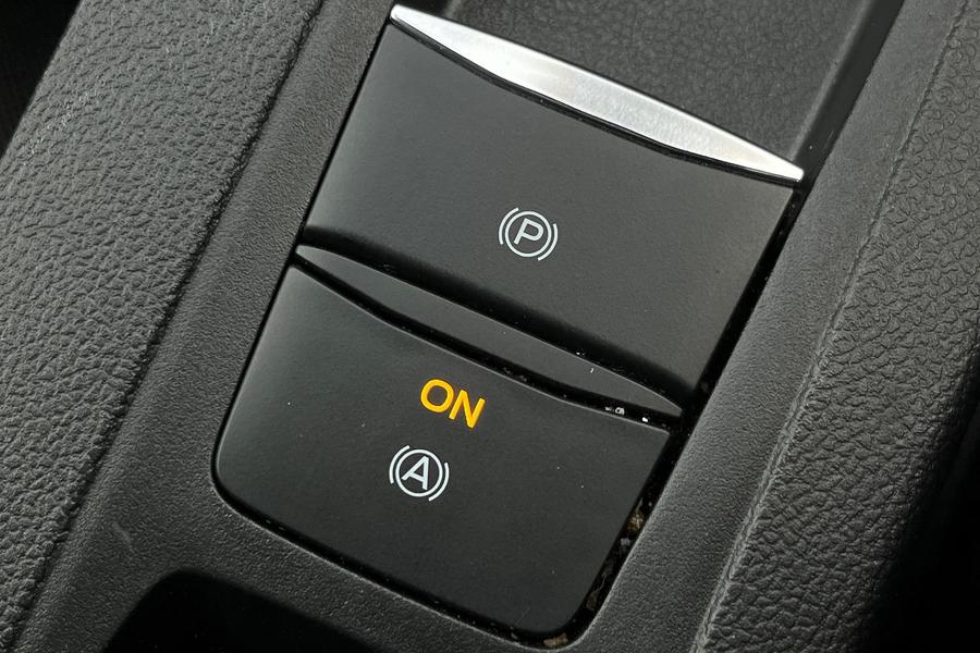Ford Focus Photo autoimg-3e6f1c95260a9ca9a0ee057c92ac9dfd8828f72d.jpg